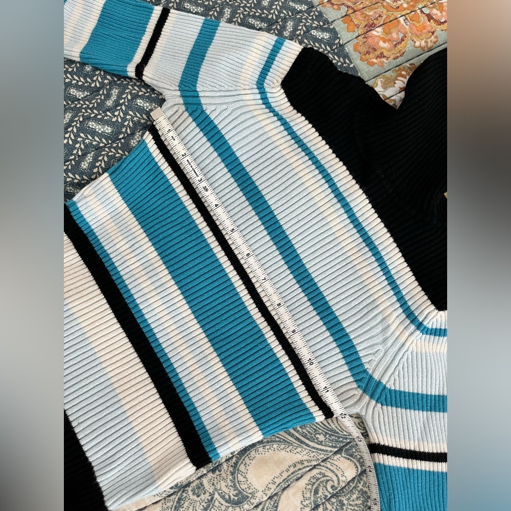 Vintage Y2K Striped Turtleneck - Picture 13 of 16
